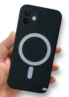 Funda para iPhone 14 PLUS Magnetica en silicona liquida lisa con protección en área de camara