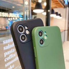 Funda para iPhone 14 PRO en silicona líquida con protección en área de cámara LUXURY lisa en internet