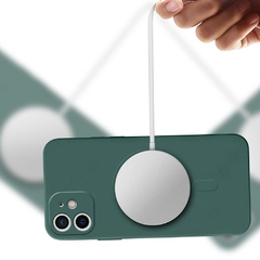 Funda para iPhone 14 PRO Magnetica en silicona liquida lisa con protección en área de camara en internet