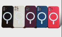 Imagen de Funda para iPhone 14 PRO Magnetica en silicona liquida lisa con protección en área de camara