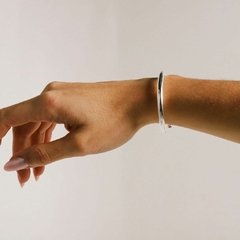 Bracelete Drain na internet