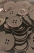 Imagem do BOTÃO DE PLÁSTICO 4 FUROS TAM. 34