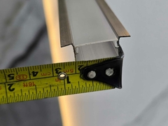 Perfil de Aluminio Empotrable Alto Para Pared y Techo 1.5m, IP20 (Uso Interior) - Luxby Iluminacion