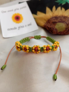 Pulseira girassol feito em macramê na internet