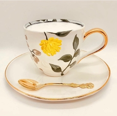 Taza flor amarilla