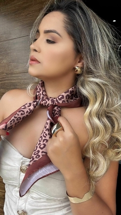 LENÇO ESTAMPA ONÇA - comprar online