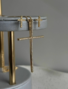 CONJUNTO COLAR E BRINCO DE CRUZ