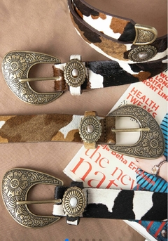 CINTO ANIMAL PRINT COURO