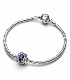 Charm poligonal en plata con cristales Mujer en internet