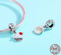Pastel de feliz cumpleaños con abalorio de vela - comprar en línea