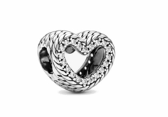 Charm Corazón Con Diamantes