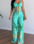 Conjunto de Cropped e Calça Pantalona na internet