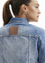 JAQUETA JEANS TRUCKER BORDADA - loja online