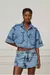 Camisa Jeans Cropped Manga Curta Bordado