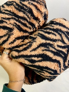 PANTUFLON ANIMAL PRINT TIGER - comprar online