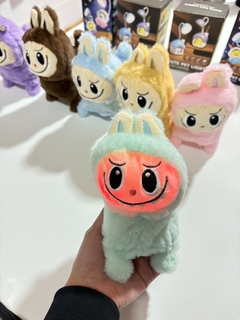Muñeco Labubu con música y luz - comprar online