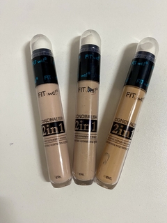 Corrector de ojeras líquido con esponja