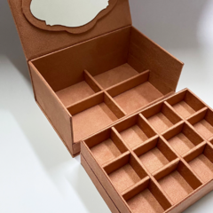 Porta-jóias compacto com 3 bandejas e espelho