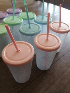 Imagen de vasos de gliter de colores