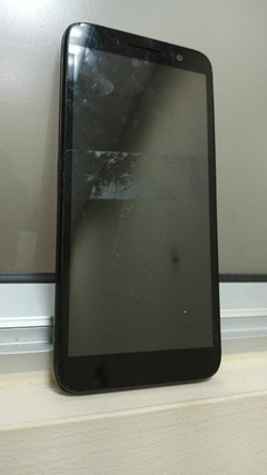 #61 Celular con detalle ALCATEL 1