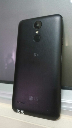 #27. Celular con detalle LG K9