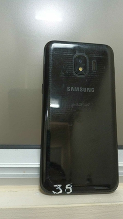 #38 Celular con detalle SAMSUNG GALAXY J2