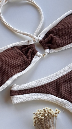 Conjunto tomara que caia Saint Tropez Marrom com Off na internet
