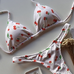 Conjunto de biquíni Cortininha com Bojo Cerejas - comprar online