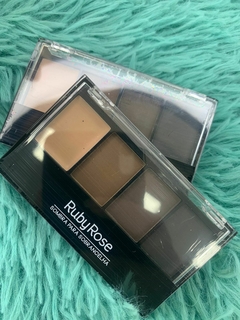 Paleta de sobrancelha Ruby Rose na internet