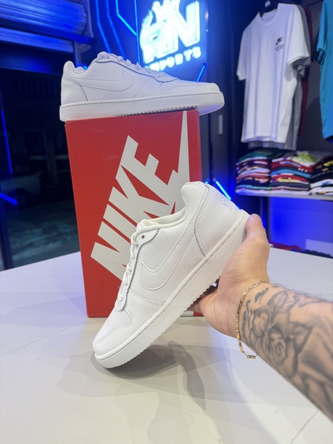 Tênis Nike - Ebernon Low