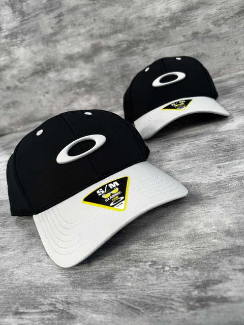 Boné Oakley Tincan - 2024