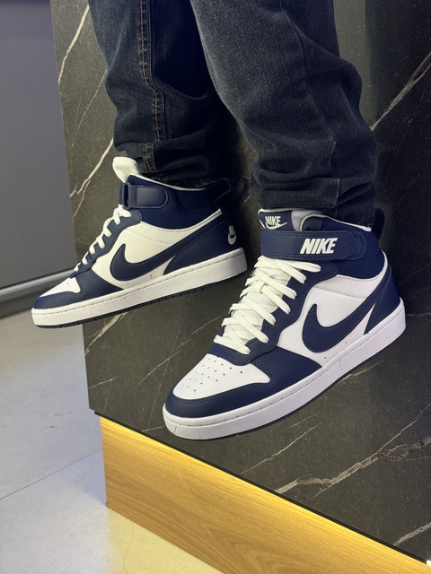 Tênis Nike Court Borough Mid