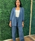 Blazer alongado com abotoamento frontal