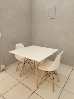 Conjunto Eames Eiffel com 2 Cadeiras - Mesa 90cm - comprar online