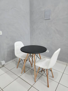 Conjunto Eames Eiffel com 2 Cadeiras - Mesa 70cm - comprar online