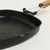Bifera aluminio con mango de madera rebatible 27cm - comprar online