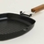 Bifera de aluminio con mango de madera rebatible 24cm - comprar online