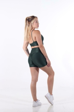 Shorts Empina Luana Verde Musgo na internet