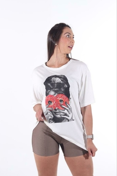 Camisetão Over Branca Donuts na internet