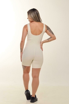 Macaquinho Basic Off White - comprar online