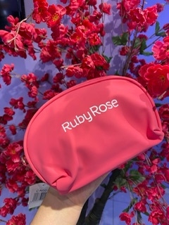 COSMETIQUERA RUBY ROSE