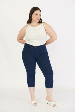 Capri elastizado de jean azul - comprar online