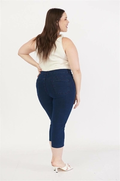 Capri elastizado de jean azul en internet