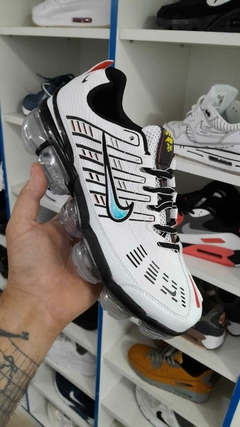 vapormax 360 blancas detalles en negro