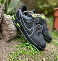 force negra con detalle violeta