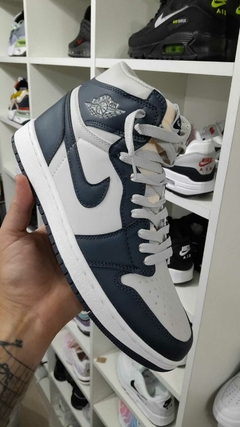 jordan 1 gris con azul