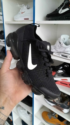 vapormax negras pipa blanca