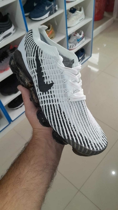 vapormax blanca y negra