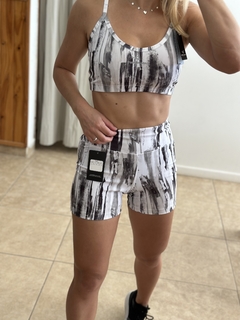 Conjunto pincelada top + calza en internet