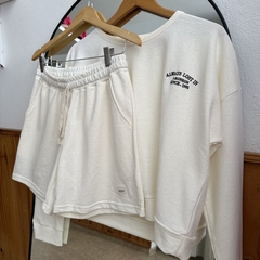 Buzo crema